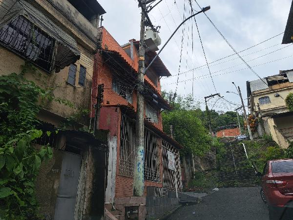 Casa em São Gonçalo, Paraiso, Travessa Alberto Souza, N. 51, 0, RJ. Área: 200m2