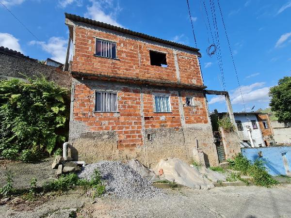 Casa em São Gonçalo, Galo Branco, Rua R Vanda Souza Ramos N. 46 22, N. 46, Lt.22, RJ. Área: 33m2