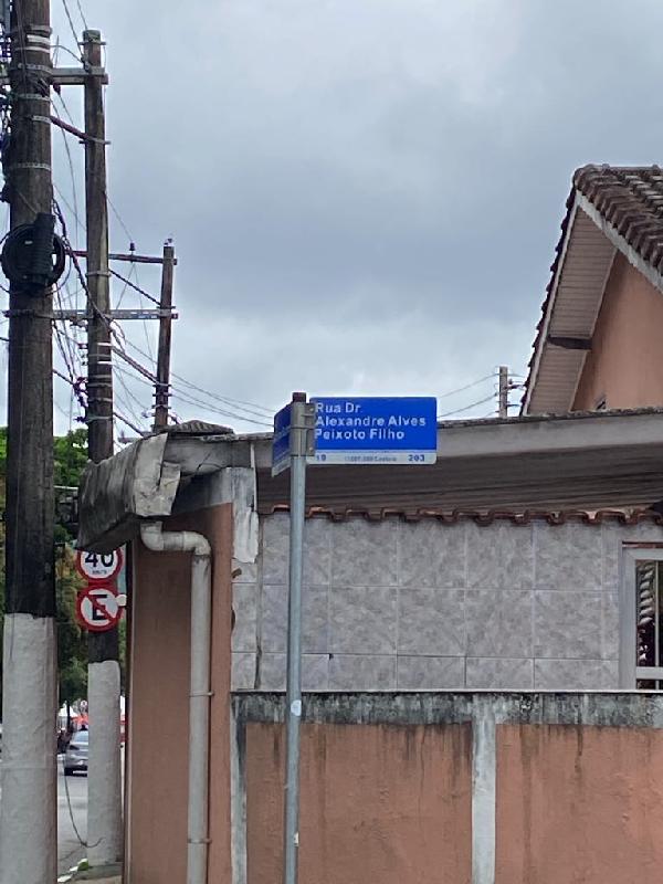 Casa em Santos, Castelo, R Doutor Alexandre Alves Peixoto Filho, N. 204, SP. Área: 200m2