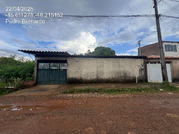 Casa em Padre Bernardo, Ouro Verde, Rua 8, N. 341, Lt 45, Qd 31, GO. Área: 69m2