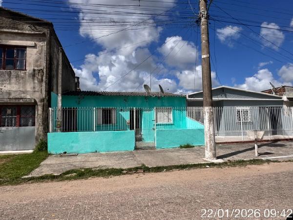 Casa em Pelotas, Centro, Avenida Bento Goncalves, N. 979, Qd 61, RS. Área: 86.32m2