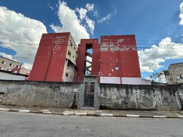 Apartamento em Carapicuíba, Conjunto Habitacional Presidente Castelo, Rua Campo Grande, N. 212, Apto 26, Lote 02 Quadra 81, SP. Área: 52.02m2
