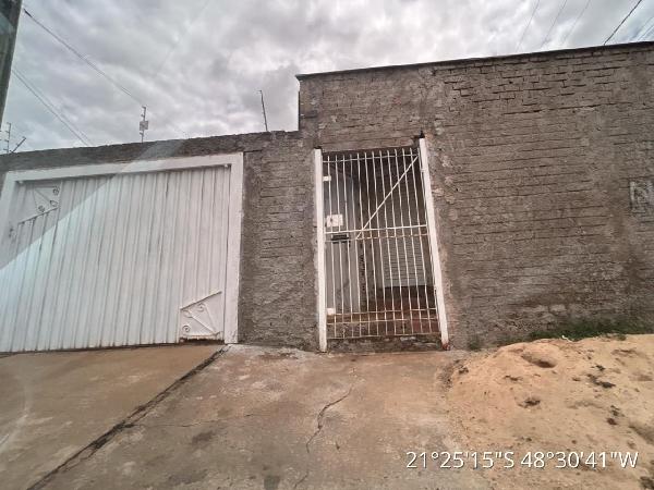 Casa em Taquaritinga, Jardim Dos Ipes, Rua Maria Antonieta Balieiro Bari, N. 12,, SP. Área: 66.32m2