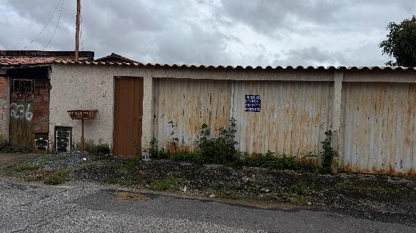 Casa em Esmeraldas, Recreio Do Tijuco (melo Viana), Rua Quatro, N. 37, Qd 05 Lt 22 Cs 1, MG. Área: 45.33m2