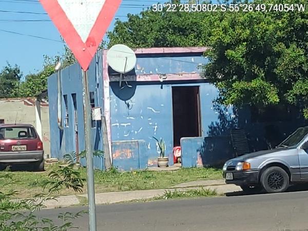 Casa em Quaraí, Centro, Rua Dr AscÂNio Tubino, N. 2350, Qd E, RS. Área: 36m2