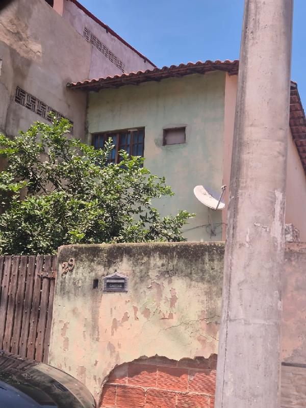 Casa em Belford Roxo, Shangri-la, Rua Onix, N. Sn, Cs 29 Lt 09 Qd 03, RJ. Área: 65.2m2