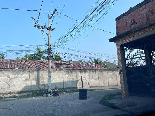 Casa em São Gonçalo, Barro Vermelho, Rua Celestino Pires, N. 154, ., RJ. Área: 130.05m2