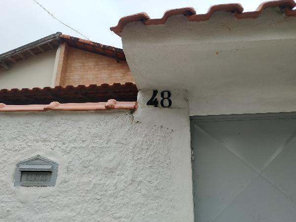 Casa em São Gonçalo, Santa Isabel, Travessa Jose Azevedo Neto, N. 47, ., RJ. Área: 75m2