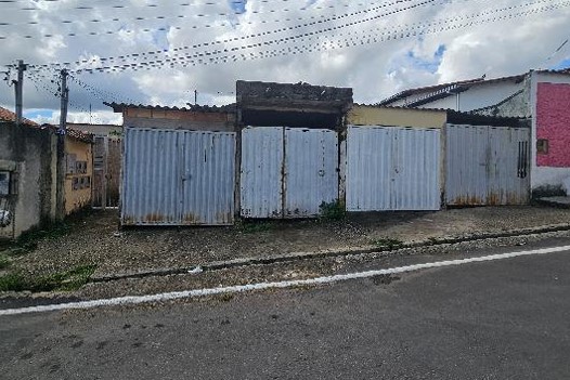 Casa em Esmeraldas, Sao Pedro, Rua Joao Guimaraes Rosa, N. 599, Cs 03 Qd 11 Lt 04, MG. Área: 43.78m2