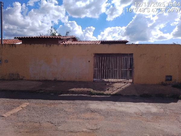 Casa em Luziânia, Parque Estrela Dalva X, Rua 120, N. Sn, Casa 01, Lt 02 Qd 520, GO. Área: 69.96m2