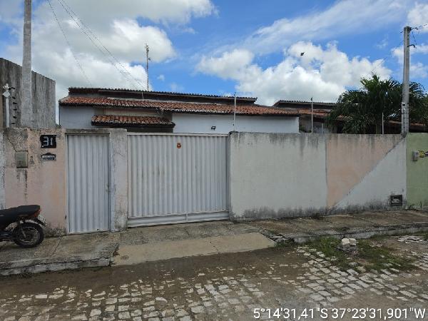 Casa em Mossoró, Itapetinga, Rua Doutor Severiano, N. 31, Lt 530 Qd 42, RN. Área: 58.6m2