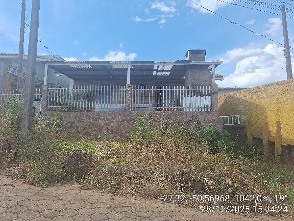 Casa em Curitibanos, Getulio Vargas, Rua  Auracelia Andrade Lemos, N. 723, Lt 17 Qd 06a, SC. Área: 61.13m2