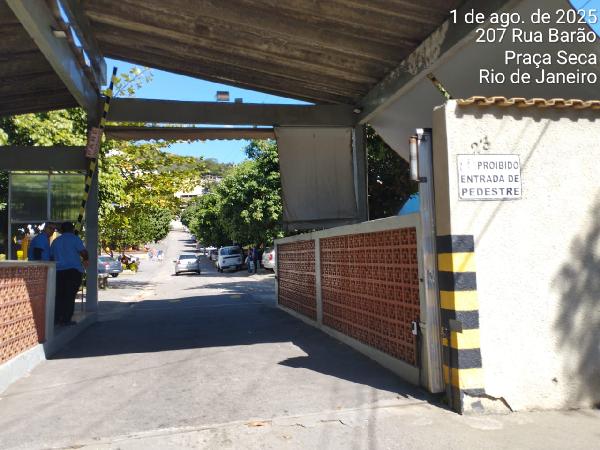 Apartamento em Rio de Janeiro, Praca Seca, Rua Barao, N. 23, Apto 304,  Tipo C Bloco 39, RJ. Área: 48m2