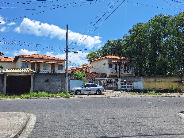 Casa em São Gonçalo, Laranjal, Rua Jaragua, N. 53, Ca 03, RJ. Área: 74.8m2