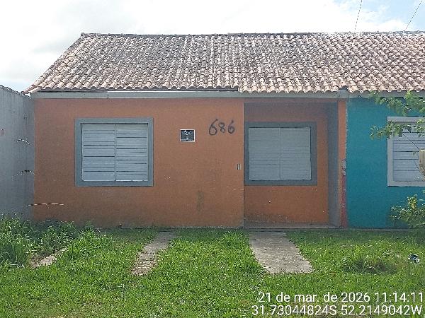 Casa em Pelotas, Laranjal, Rua Erechim, N. 686, Lt 22 Qd 68, RS. Área: 50m2