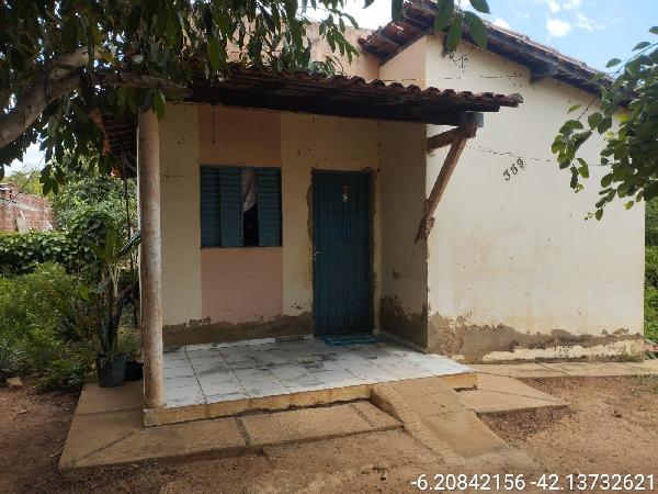 Casa em Elesbão Veloso, Centro, Rua Coroata, N. 359,, PI. Área: 53.5m2