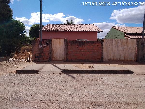 Casa em Padre Bernardo, Setor Leste, Rua 9, N. Sn, Lt 14 - B, Qd 50, Setor A, GO. Área: 58.5m2