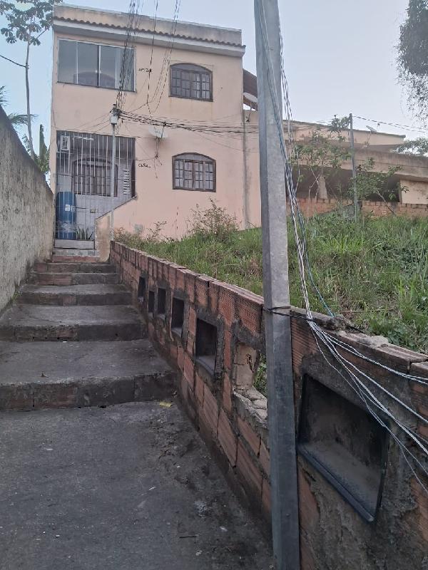 Casa em São Gonçalo, Santa Isabel, Estrada Santa Isabel, N. 1254, Casa 02, RJ. Área: 43.9m2