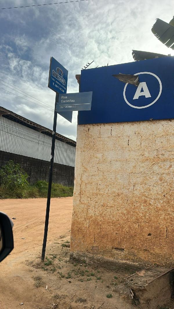 Casa em Teixeira de Freitas, Setor Bahia Sul, Rua Projetada 56, N. 37, T 06, BA. Área: 55m2