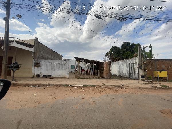 Casa em Luís Eduardo Magalhães, Jardim Das Acacias, Rua Do Inga, N. 547, Lt 19, Qd 125, Cs 02, BA. Área: 59.09m2