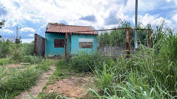 Casa em Luziânia, Jardim Bamdeirantes, Quadra 87 ( Rua 22), N. Sn, Qd 87 Lt 05 Cs 01 Residencial Campus V, GO. Área: 57m2