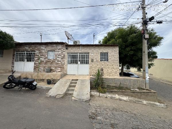 Casa em Serra Talhada, Aabb, Rua Francisco De Souza Melo, N. 1535,, PE. Área: 77.74m2