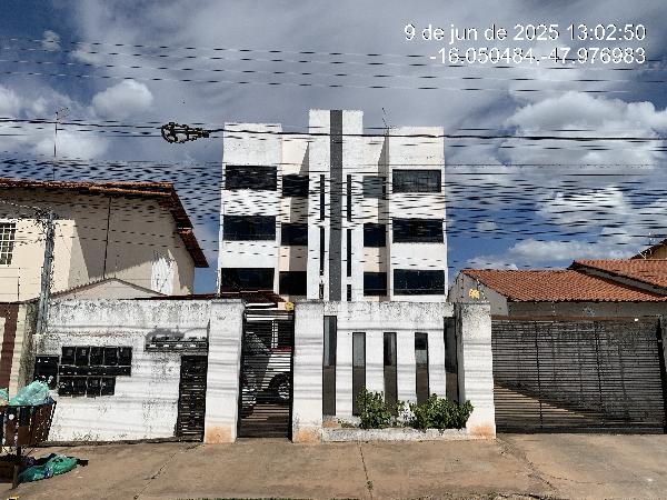 Apartamento em Valparaíso de Goiás, Parque Esplanada, Quadra F, N. Sn, Apto 201, Lt 14, GO. Área: 64.75m2