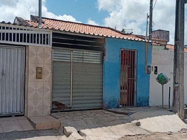 Casa em Santa Rita, Santa Rita, Rua Projetada, N. 330, Lt 10 Qd 9 Cs 102, PB. Área: 56.5m2