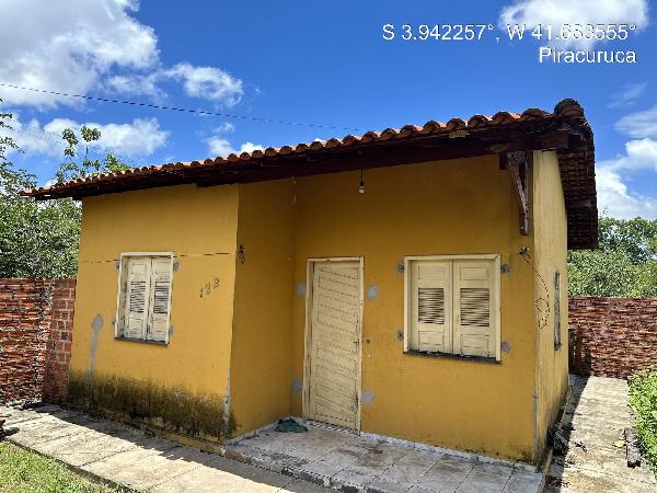 Casa em Piracuruca, Nova Piracuruca, Rua Xxxi, N. 132, Qd 39 Lt 05, PI. Área: 69.8m2