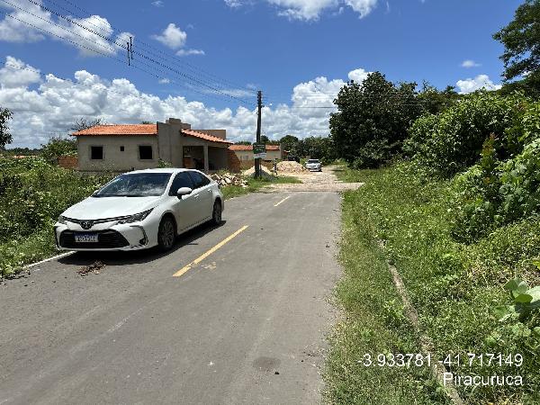 Casa em Piracuruca, Olho Dágua, Rua Santa Lucia, N. 2181, QuarteirÃO 32, PI. Área: 70m2