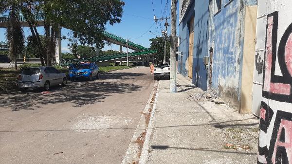 Casa em São Gonçalo, Jardim Catarina, Rua Urucuia, N. 1476, Casa 02, RJ. Área: 63.76m2