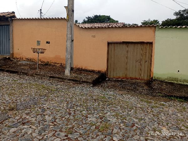 Casa em Esmeraldas, Varzea Da Lagoa (andiroba), Rua Avestruz, N. 628, Cs 02 Lt 07 Qd 02, MG. Área: 47.25m2