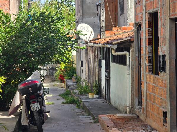 Casa em Lauro de Freitas, Itinga, Avenida Da Gaia, N. 28, Cs 28, Lot Pq Res Santa Rita, BA. Área: 56.05m2