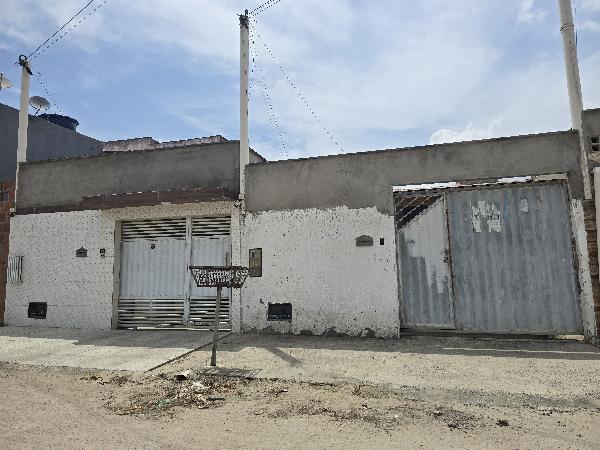 Casa em Feira de Santana, Mangabeira, Rua Vicencia, N. 186, Lt 18 Qd G, BA. Área: 85.29m2