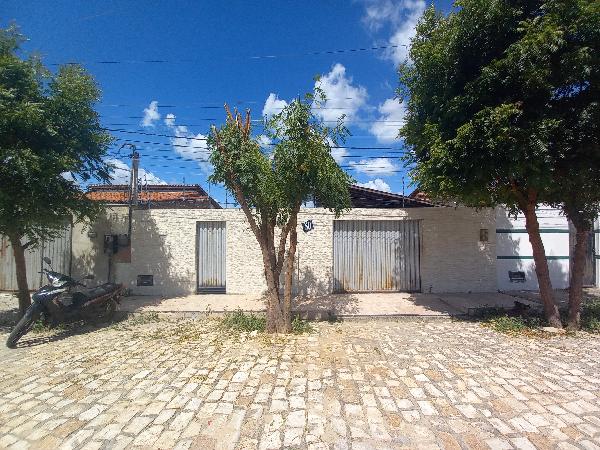 Casa em Mossoró, Itapetinga, Rua Almino Afonso, N. 50, Lt 69 Qd 06, RN. Área: 60.3m2