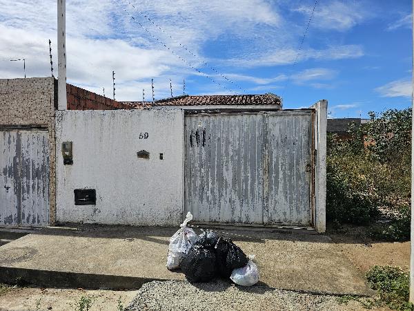 Casa em Feira de Santana, Pampalona, Rua H, N. 60,, BA. Área: 55.5m2