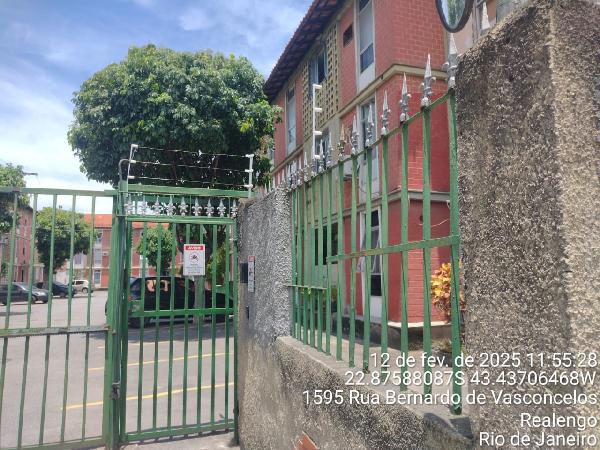 Apartamento em Rio de Janeiro, Realengo, Rua Bernardo De Vasconcelos, N. 1595, Apto 304, Bl 02, RJ. Área: 50m2