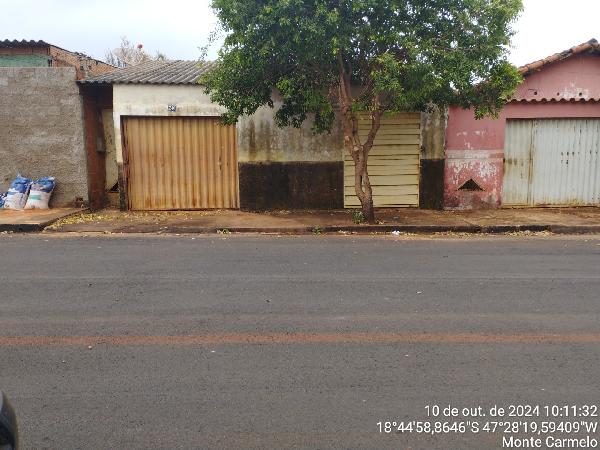 Casa em Monte Carmelo, São Sebastião I, Avenida 02, N. 740, Qd G, MG. Área: 20.38m2
