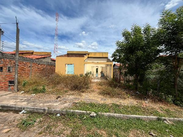 Casa em Piracuruca, Baixa Da Ema, Rua Vereador Francisco Machado De Sousa, N. 1418, ., PI. Área: 77m2