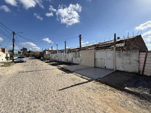 Casa em Feira de Santana, Santo Antonio Dos Prazeres, Rua Caurama, N. 948, Area 03, BA. Área: 98.2m2