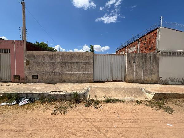 Casa em Mossoró, Santa Julia, Rua Alto Do Rodrigues Futebol Clube, N. 31, Lt 03 Qd 12, RN. Área: 56m2