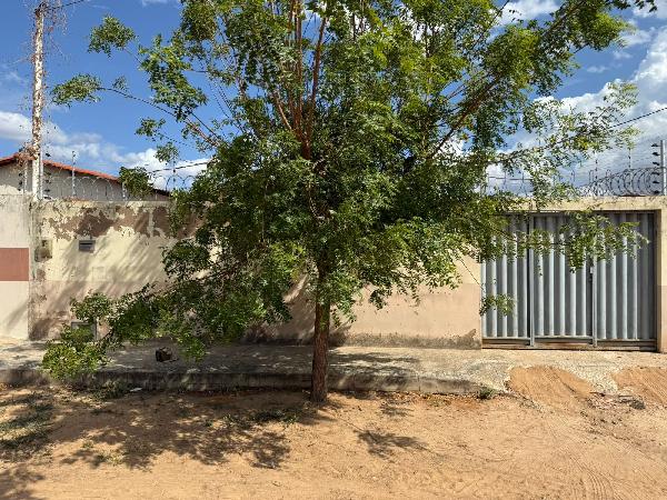 Casa em Mossoró, Presidente Costa E Silva, Rua Ozelita Ferreira De Melo, N. 61, Cleba C, RN. Área: 65.3m2