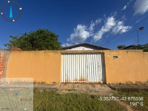 Casa em Demerval Lobão, Bairro Tamboril, Rua Tia Emilia, N. 111,, PI. Área: 61.6m2