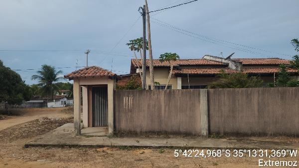 Casa em Extremoz, Povoado Genipabu, Rua Chuva De Ouro, N. S/N, Cs 04 Qd 08 Lt 220, RN. Área: 50.72m2