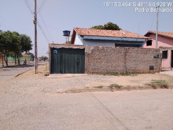 Casa em Padre Bernardo, Vila Divineia, Avenida Padre Francisco, N. 1930, Lote 10 - Quadra 89, GO. Área: 57.38m2