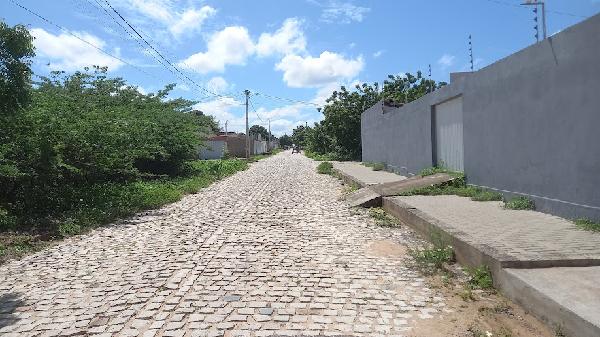 Casa em Mossoró, Rincao, Rua Raimundo Almeida Lopes, N. 1135, Lote 06, Quadra 59, RN. Área: 64m2