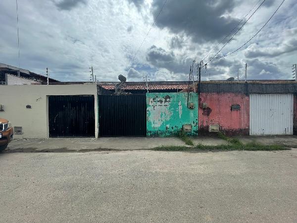 Casa em Maracanaú, Novo Oriente, Rua U, N. 60, 60b Lote 08 Qd 19, CE. Área: 72m2