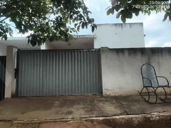 Casa em Sumé, Morada Nobre, Rua Manoel Batista Lima, N. 143, Lt 03 Qd E, PB. Área: 66m2