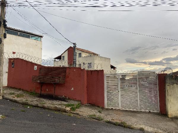 Apartamento em Esmeraldas, Monte Sinai, Rua Quatro, N. 94, Apto 206,  Qd 03 Lt 37, MG. Área: 47.25m2