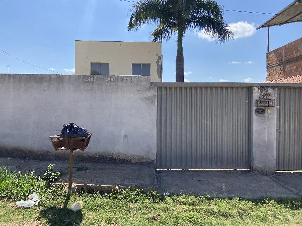 Apartamento em Esmeraldas, Sao Francisco De Assis, Rua Araxa, N. 249, Apto 202, Qd 19 Lt 25, MG. Área: 53.85m2